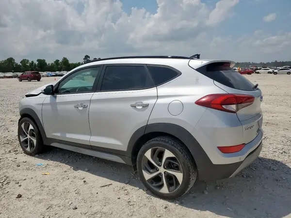 KM8J33A26JU752983 2018 HYUNDAI TUCSON - Image 2