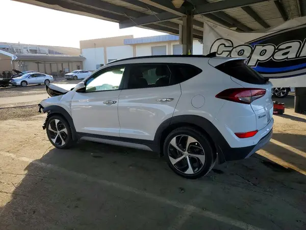 KM8J33A26JU764762 2018 HYUNDAI TUCSON - Image 2