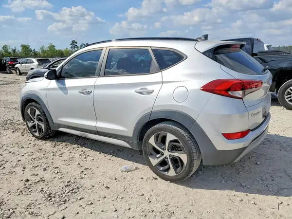 KM8J33A26JU764910 2018 HYUNDAI TUCSON - Image 2