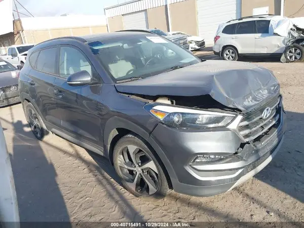 KM8J33A26JU768102 2018 HYUNDAI TUCSON - Image 1