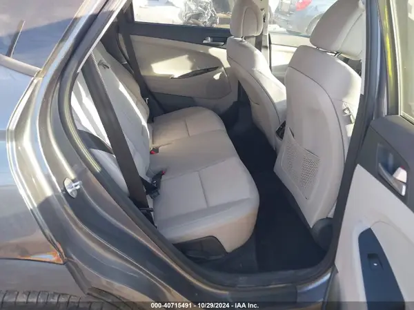 KM8J33A26JU768102 2018 HYUNDAI TUCSON - Image 8