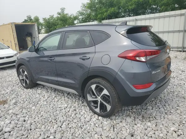 KM8J33A26JU784560 2018 HYUNDAI TUCSON - Image 2