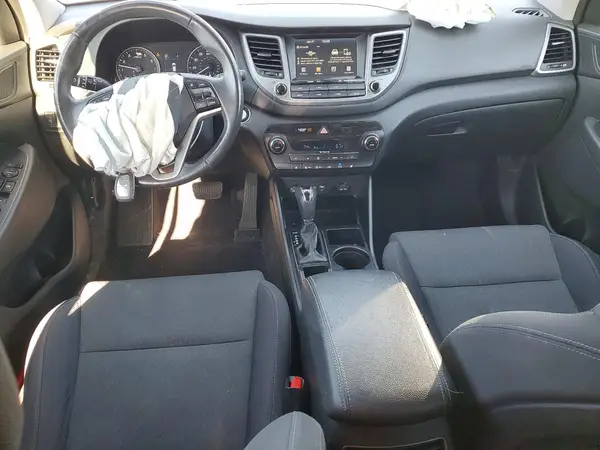 KM8J33A26JU804323 2018 HYUNDAI TUCSON - Image 8