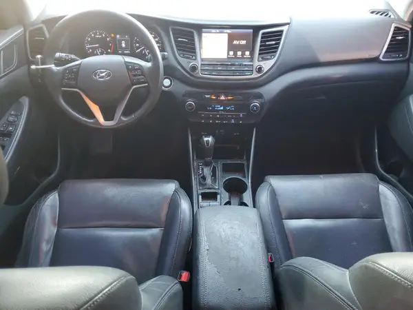 KM8J33A26JU829755 2018 HYUNDAI TUCSON - Image 8