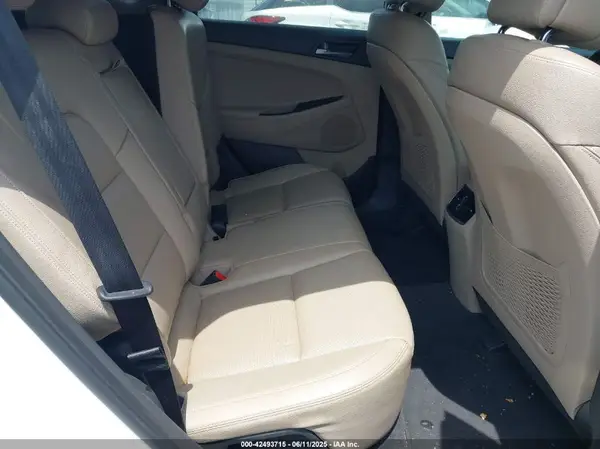 KM8J33A27GU053001 2016 HYUNDAI TUCSON - Image 8