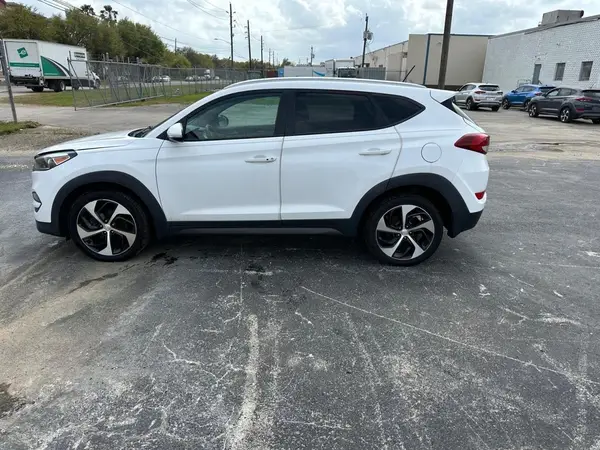 KM8J33A27GU076486 2016 HYUNDAI TUCSON - Image 1