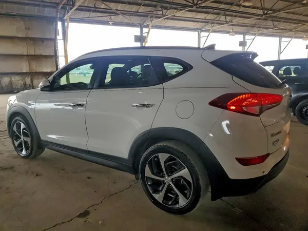 KM8J33A27GU083390 2016 HYUNDAI TUCSON - Image 2