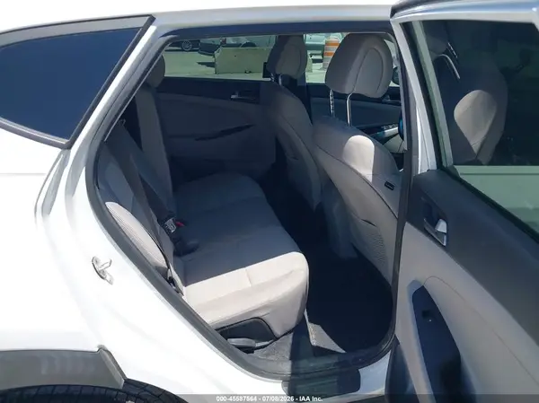 KM8J33A27GU088556 2016 HYUNDAI TUCSON - Image 8