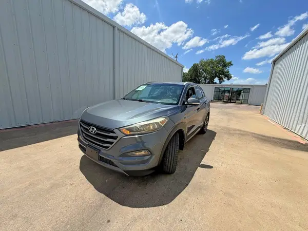 KM8J33A27GU111902 2016 HYUNDAI TUCSON - Image 2