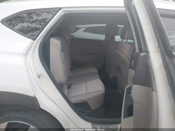 KM8J33A27GU116517 2016 HYUNDAI TUCSON - Image 8