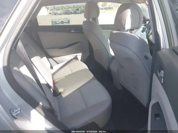 KM8J33A27GU128294 2016 HYUNDAI TUCSON - Image 8