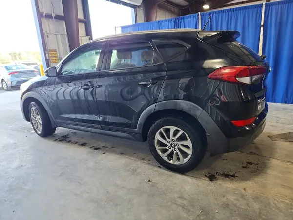 KM8J33A27GU163997 2016 HYUNDAI TUCSON - Image 2