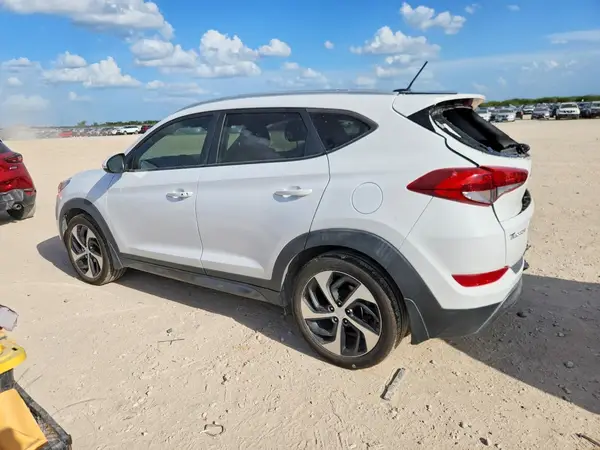 KM8J33A27GU203110 2016 HYUNDAI TUCSON - Image 2