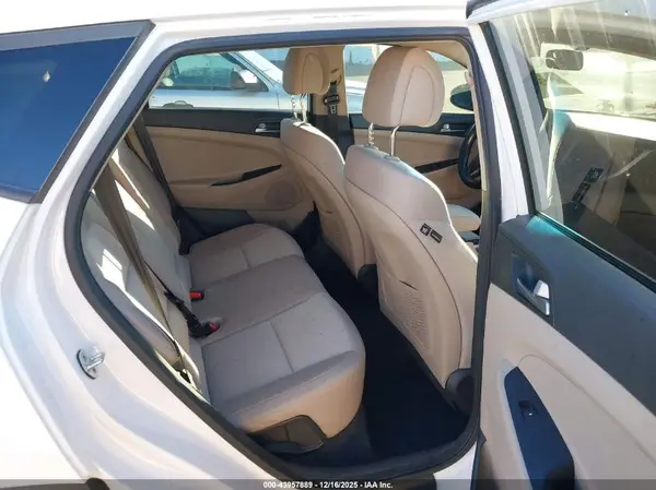 KM8J33A27GU225768 2016 HYUNDAI TUCSON - Image 8
