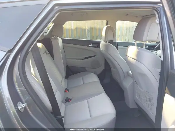 KM8J33A27GU252338 2016 HYUNDAI TUCSON - Image 8