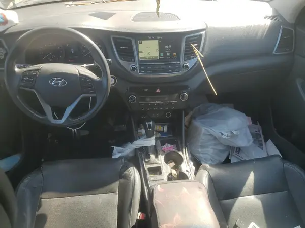 KM8J33A27GU267700 2016 HYUNDAI TUCSON - Image 8