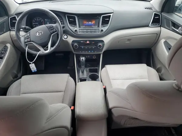 KM8J33A27GU268569 2016 HYUNDAI TUCSON - Image 8