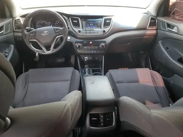 KM8J33A27HU290802 2017 HYUNDAI TUCSON - Image 8