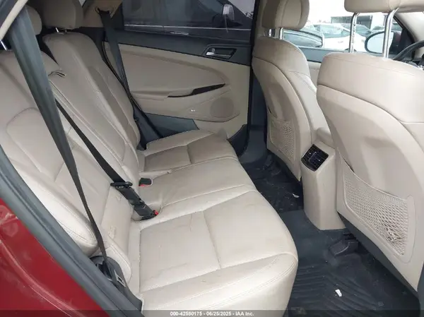 KM8J33A27HU315116 2017 HYUNDAI TUCSON - Image 8