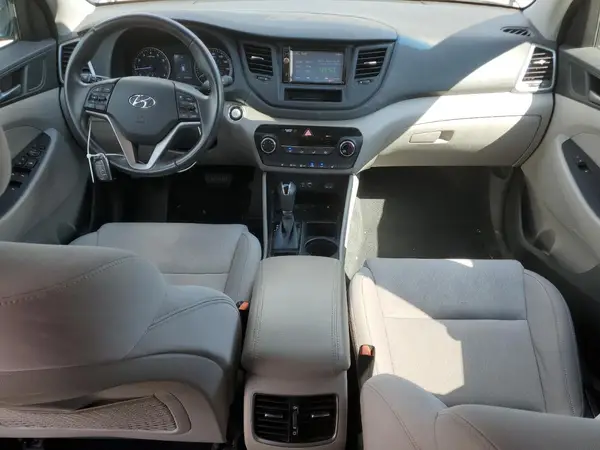 KM8J33A27HU315245 2017 HYUNDAI TUCSON - Image 8