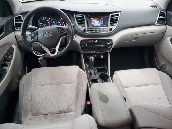 KM8J33A27HU317724 2017 HYUNDAI TUCSON - Image 8