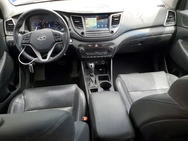 KM8J33A27HU320624 2017 HYUNDAI TUCSON - Image 8