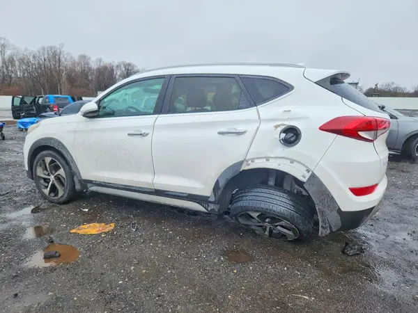 KM8J33A27HU321627 2017 HYUNDAI TUCSON - Image 2