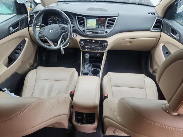 KM8J33A27HU321627 2017 HYUNDAI TUCSON - Image 8