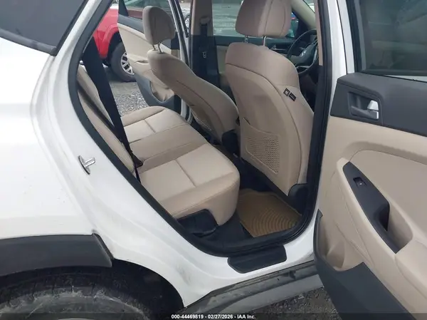 KM8J33A27HU322535 2017 HYUNDAI TUCSON - Image 8