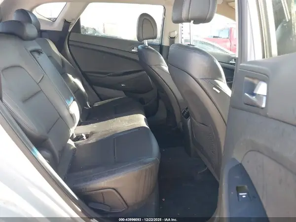 KM8J33A27HU339495 2017 HYUNDAI TUCSON - Image 8