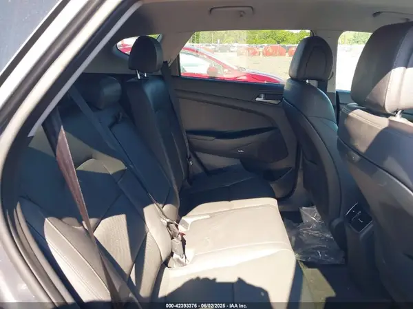 KM8J33A27HU343675 2017 HYUNDAI TUCSON - Image 8