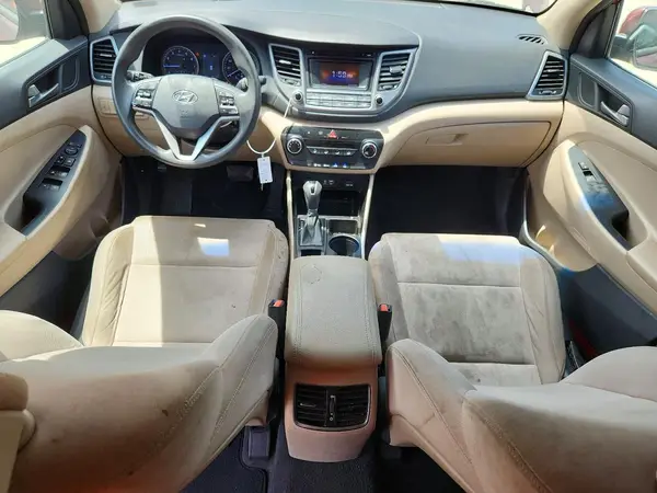 KM8J33A27HU357981 2017 HYUNDAI TUCSON - Image 8