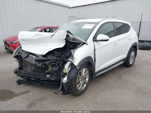 KM8J33A27HU359617 2017 HYUNDAI TUCSON - Image 2