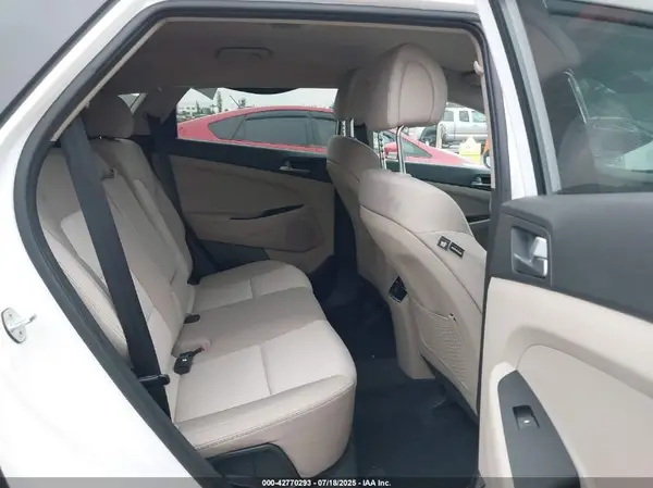 KM8J33A27HU359617 2017 HYUNDAI TUCSON - Image 8