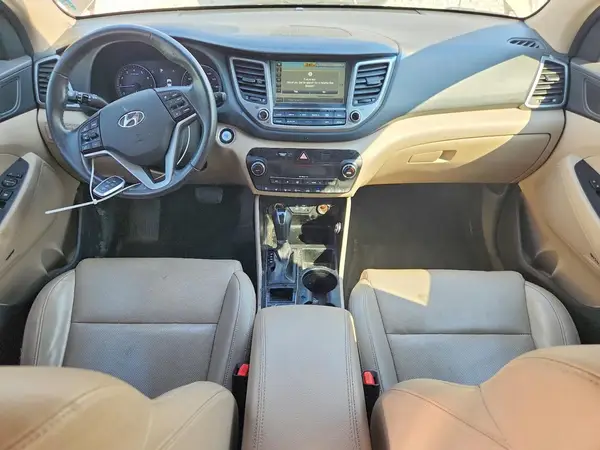 KM8J33A27HU370018 2017 HYUNDAI TUCSON - Image 8
