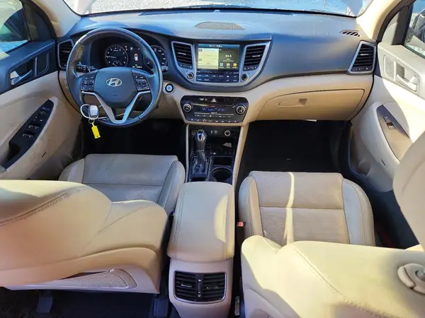 KM8J33A27HU370987 2017 HYUNDAI TUCSON - Image 8