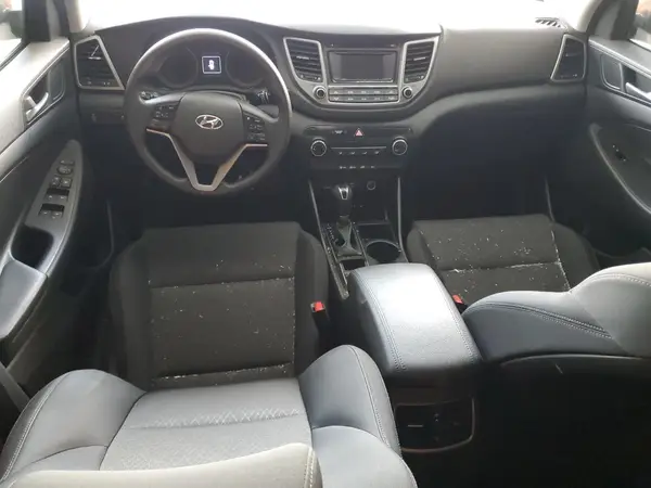 KM8J33A27HU372514 2017 HYUNDAI TUCSON - Image 8