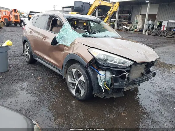 KM8J33A27HU374666 2017 HYUNDAI TUCSON - Image 1