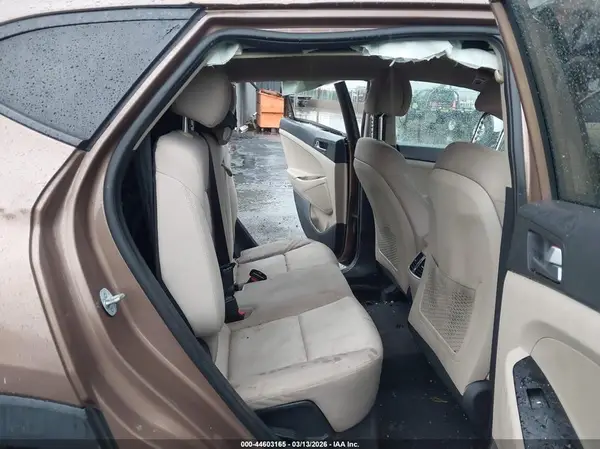 KM8J33A27HU374666 2017 HYUNDAI TUCSON - Image 8