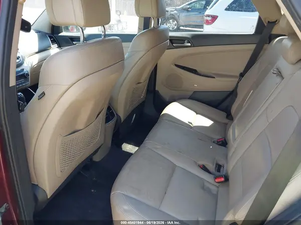 KM8J33A27HU374778 2017 HYUNDAI TUCSON - Image 8