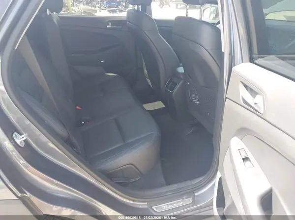 KM8J33A27HU385229 2017 HYUNDAI TUCSON - Image 8