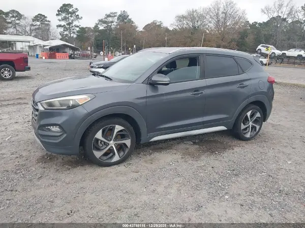 KM8J33A27HU393654 2017 HYUNDAI TUCSON - Image 2