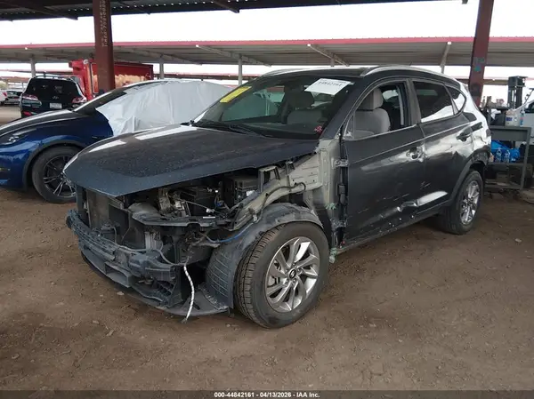 KM8J33A27HU405544 2017 HYUNDAI TUCSON - Image 2