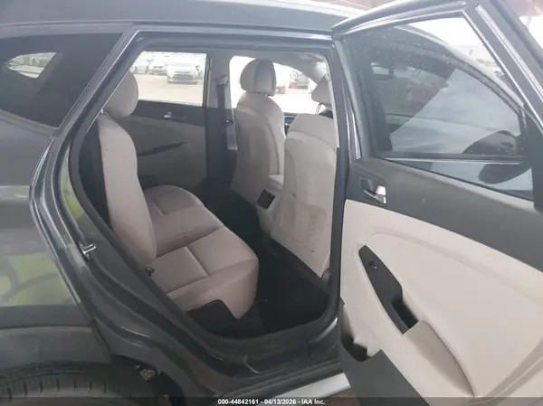 KM8J33A27HU405544 2017 HYUNDAI TUCSON - Image 8