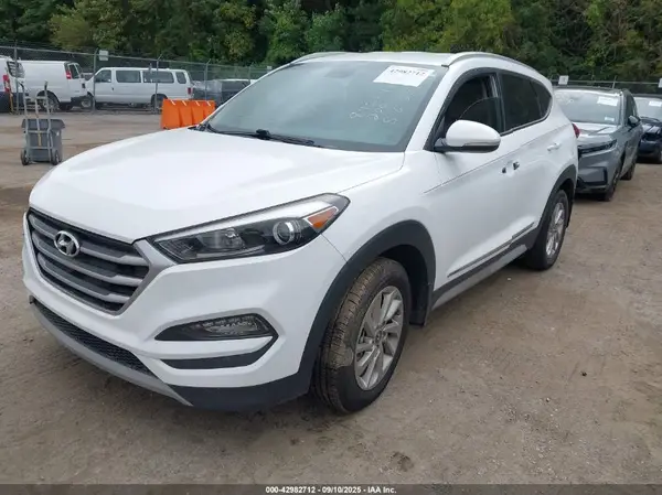 KM8J33A27HU407732 2017 HYUNDAI TUCSON - Image 2
