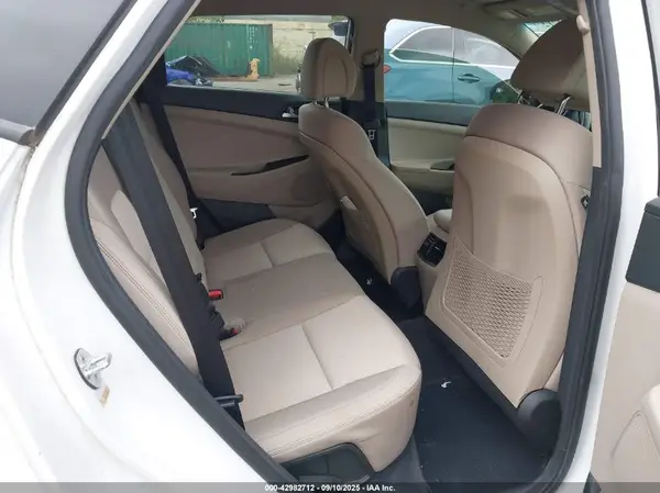KM8J33A27HU407732 2017 HYUNDAI TUCSON - Image 8