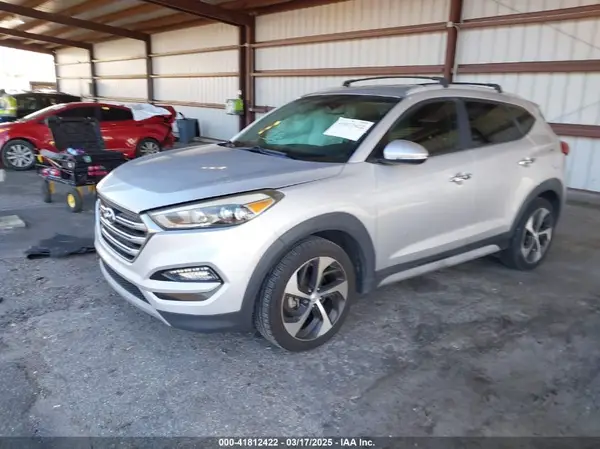 KM8J33A27HU418441 2017 HYUNDAI TUCSON - Image 2