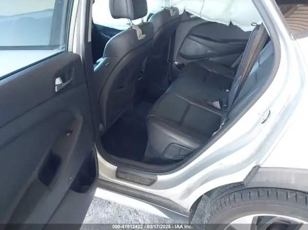 KM8J33A27HU418441 2017 HYUNDAI TUCSON - Image 8