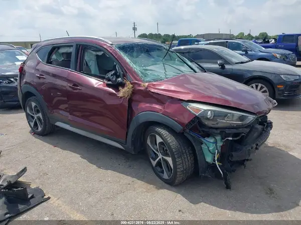 KM8J33A27HU420688 2017 HYUNDAI TUCSON - Image 1