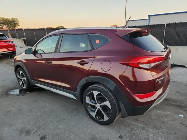 KM8J33A27HU425700 2017 HYUNDAI TUCSON - Image 2